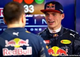 Formula 1 teJan Verstappen talking to team manageram work